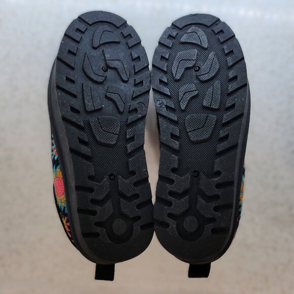 CCO** Crochet Clog style Slip on Shoes - Picture 7 of 9